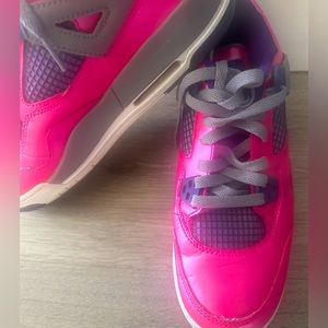 Air Jordans retro gs sneakers - like new pink foil